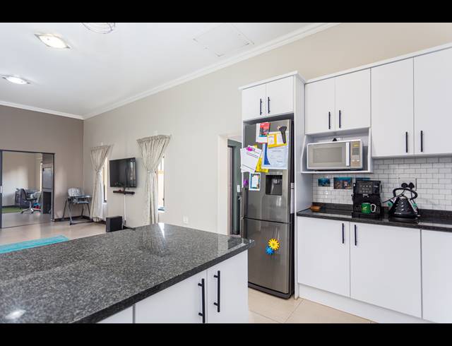 3 BEDROOM HOUSE RENTED IN BUH REIN ESTATE